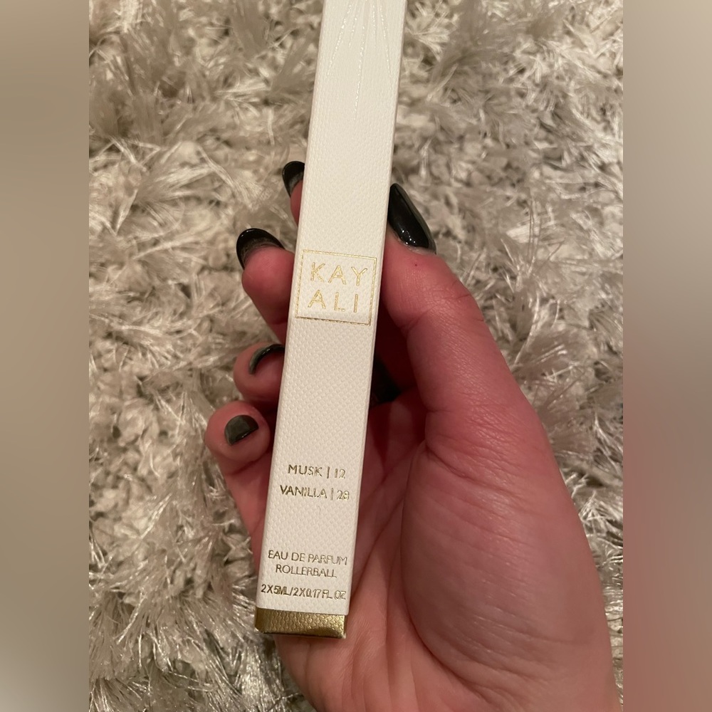 Kayali musk/vanilla travel rollerball